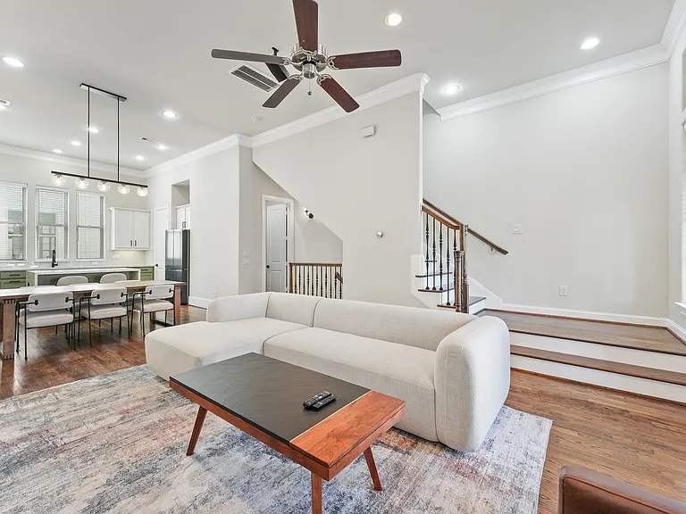5747 Kansas St — Photo 13
