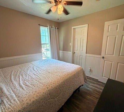 4th image of 4375 Revere Ln