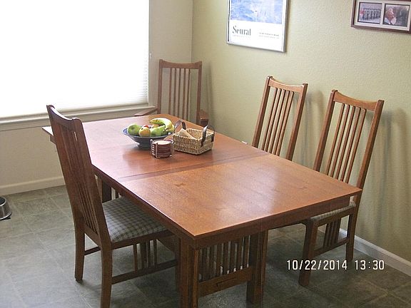 Casual dining area adjacent to the kitchen