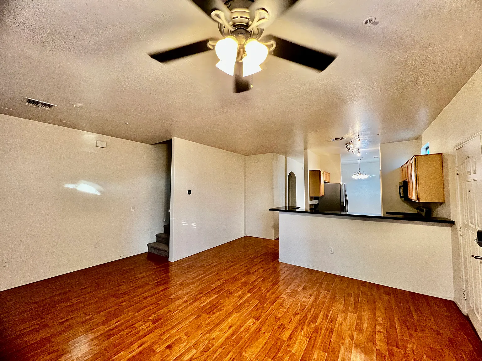 Cave Creek/Deer Valley-3/2 With Garage! — Photo 3