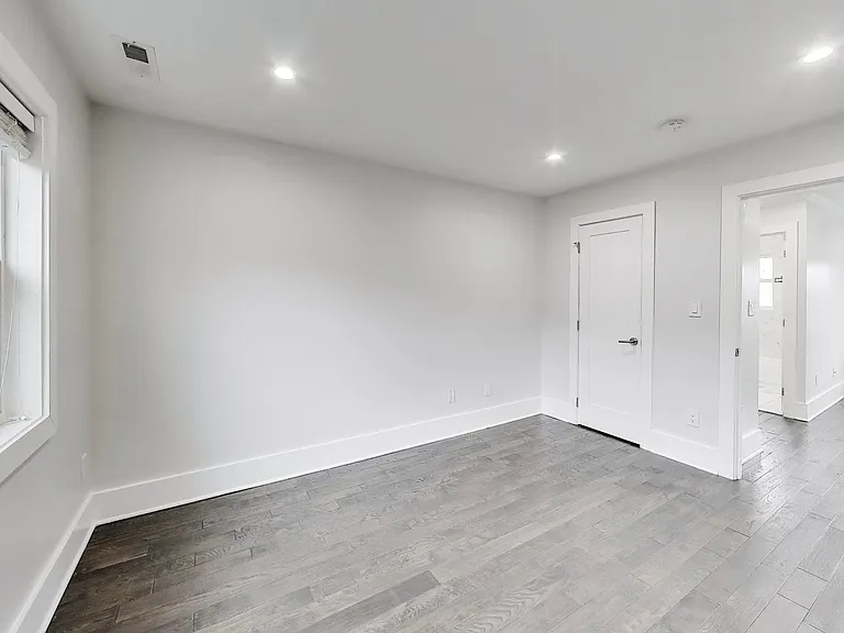 5031 H St SE — Photo 11