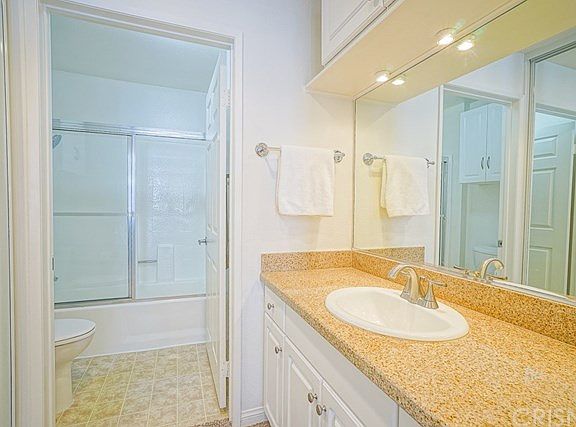 5th image of 5550 Owensmouth Ave APT 224