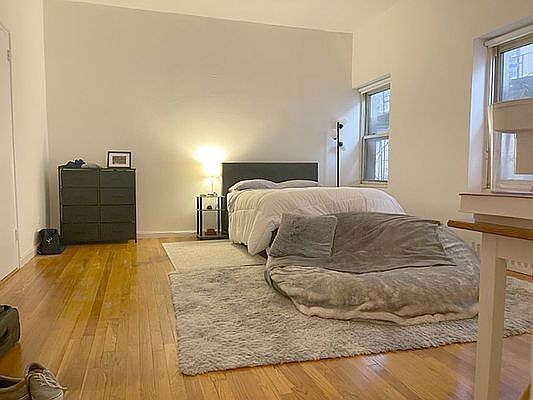 1st image of 57 W 58th St APT 10AA
