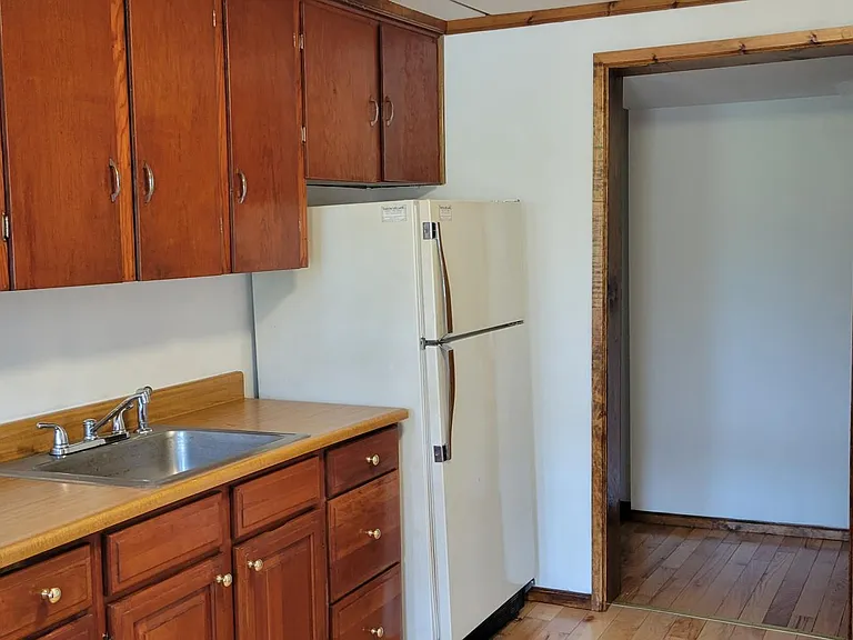 213 Spring St #1 — Photo 8