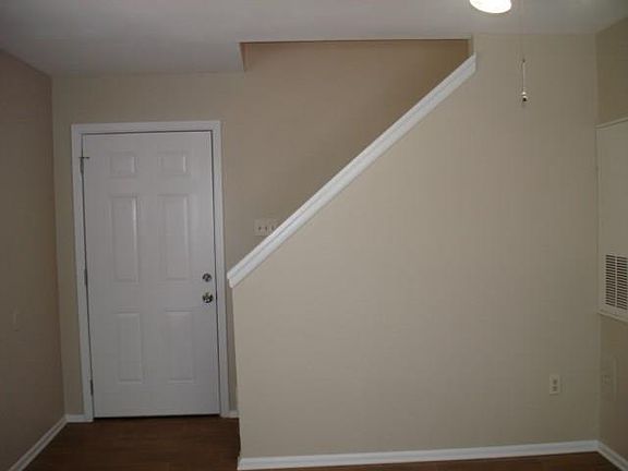 5th image of 725 Heavens Dr APT 4