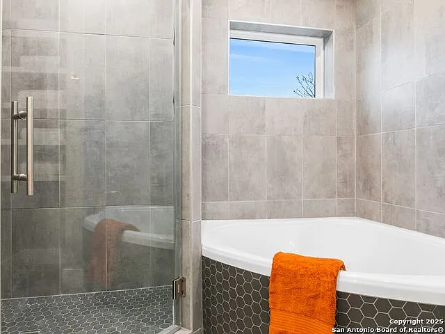159 Davis Ct #102 — Photo 24
