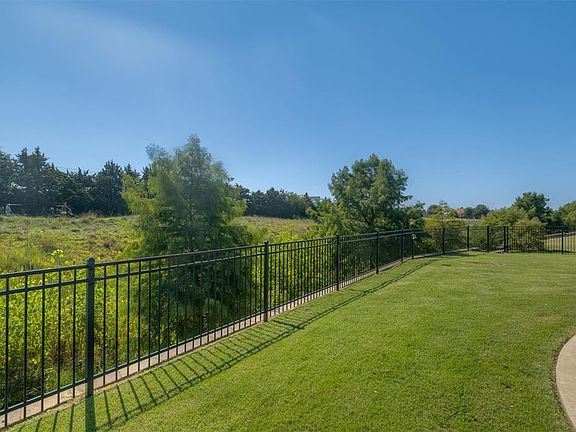 5th image of 4204 Vista Dr