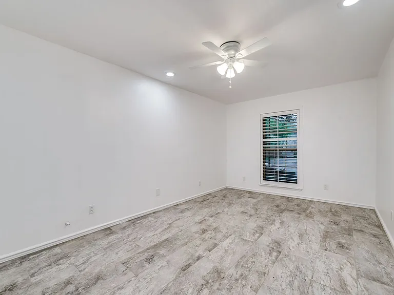 3940 Dalgreen Cir — Photo 24