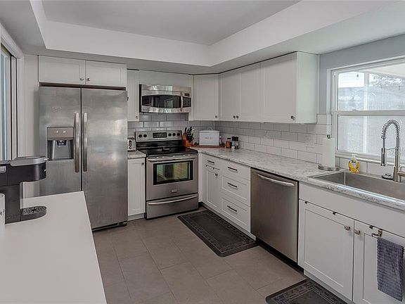 3rd image of 2516 Briarwood Ct