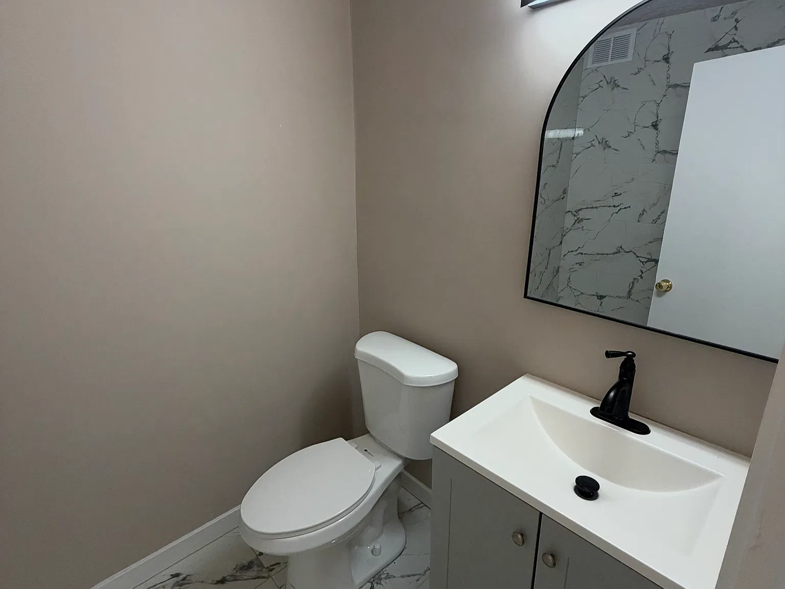 2032 Murray Street — Photo 3