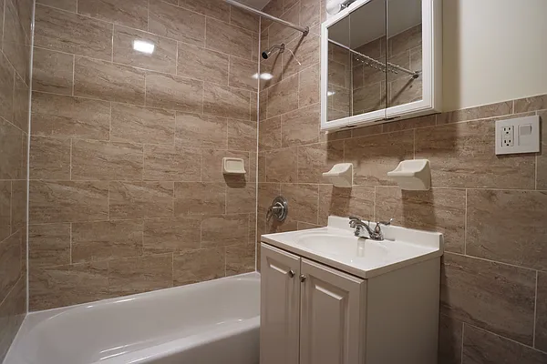 Rented by City Connections Realty | media 11