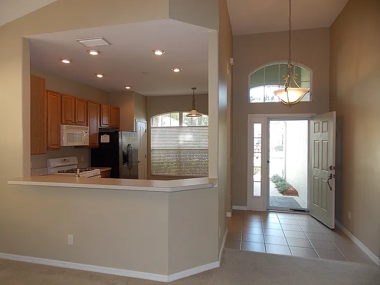 881 W Silver Meadow Loop — Photo 7