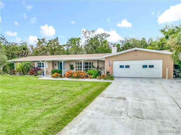 2160 N Watersedge Dr, Crystal River, FL 34429