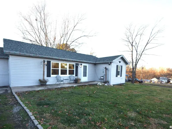 305 S Logan St, Creal Springs, IL 62922