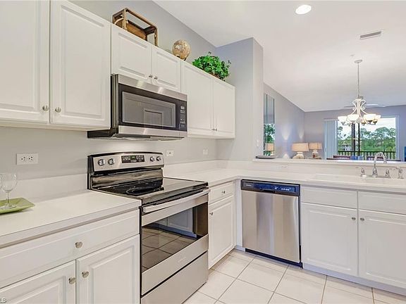 5th image of 8223 Parkstone Pl #2-203
