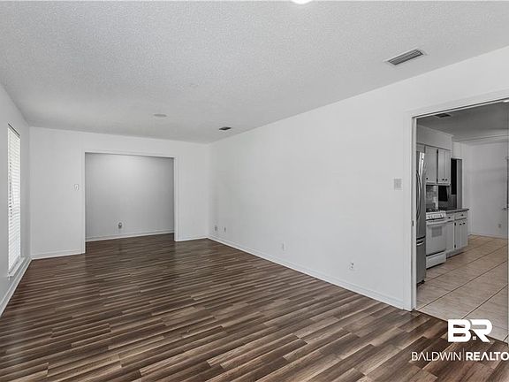 3rd image of 7037 Woodlea Dr S