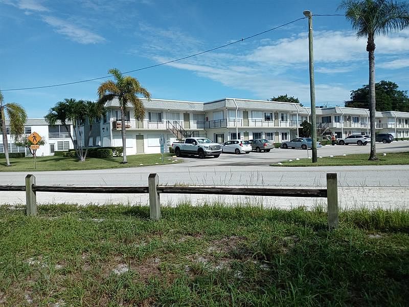 2nd image of 3160 Lake Osborne Dr APT 106
