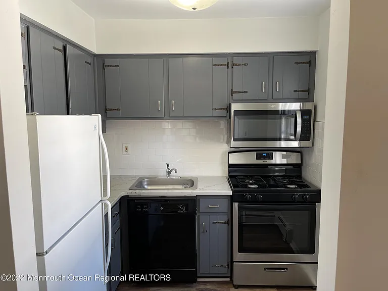 440 Cross Rd #C4 — Photo 3