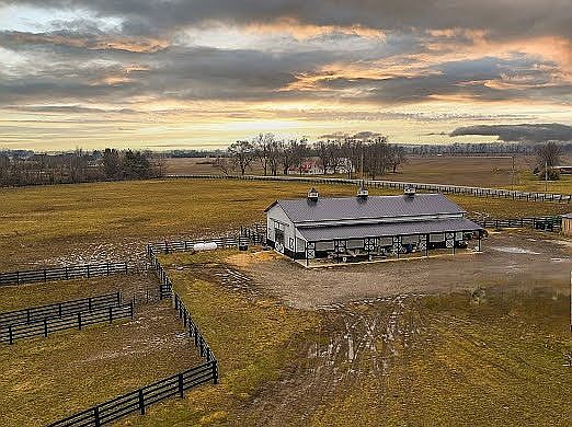 3rd image of 13969 Us Highway 35 NW