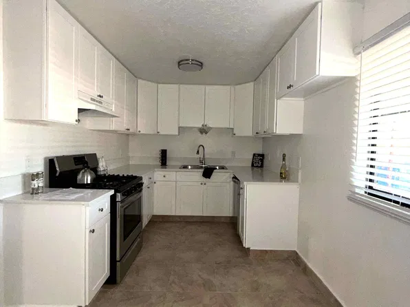 13490 Foothill Blvd #A1, Sylmar, CA 91342