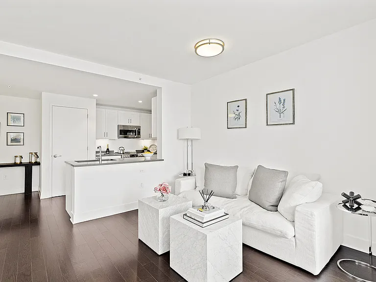 65 Bay Street Apartments — Photo 28