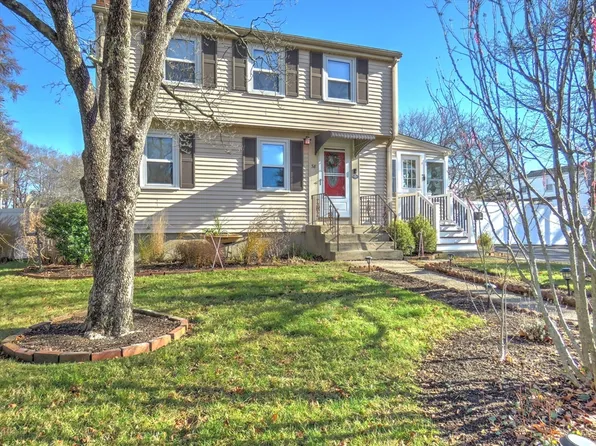 38 Levin Rd, Rockland, MA 02370