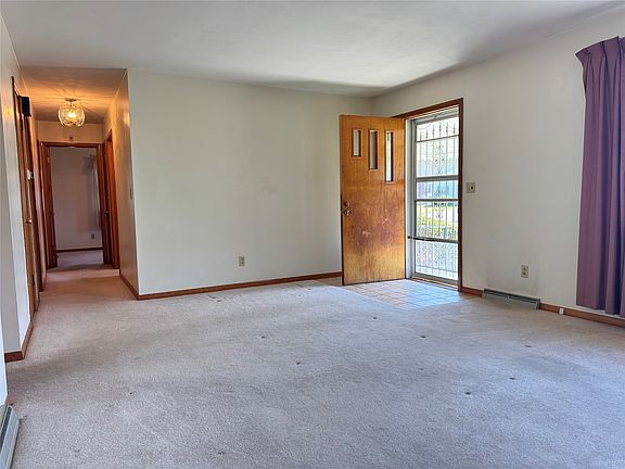 5th image of 215 Frey Ave