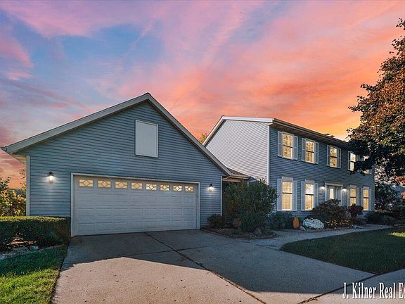 3rd image of 5547 Stowehill Dr SE