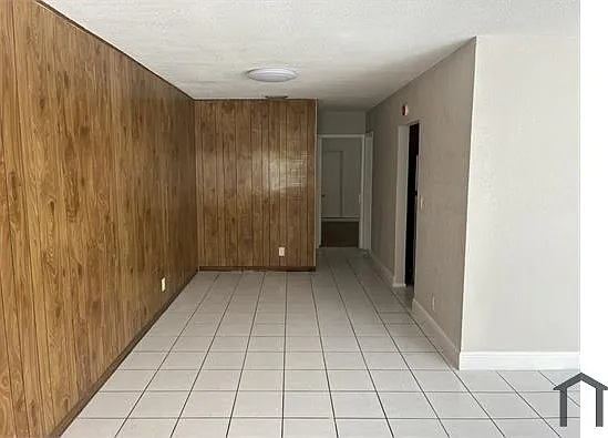 1329 NW 8th Ave — Photo 4
