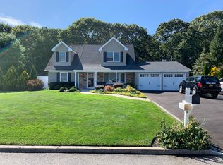 37 Hargrove Dr, Stony Brook, NY 11790