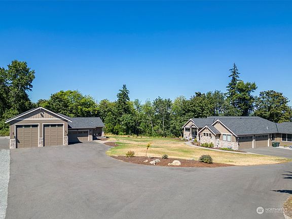 4th image of 7409 62nd Avenue E