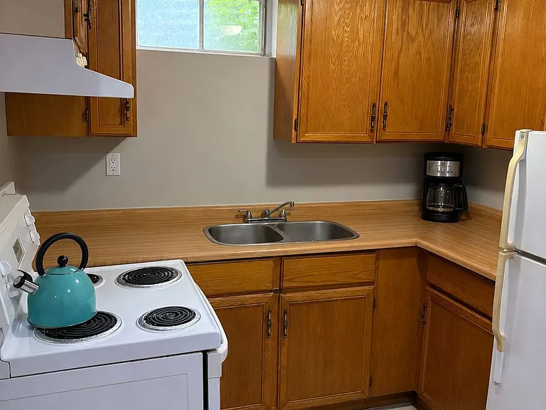 137 Madoc Dr — Photo 36
