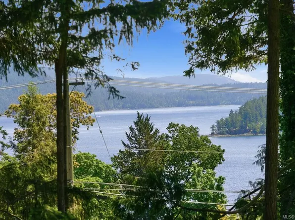 1068 Manley St, North Cowichan, BC V9L 5X2