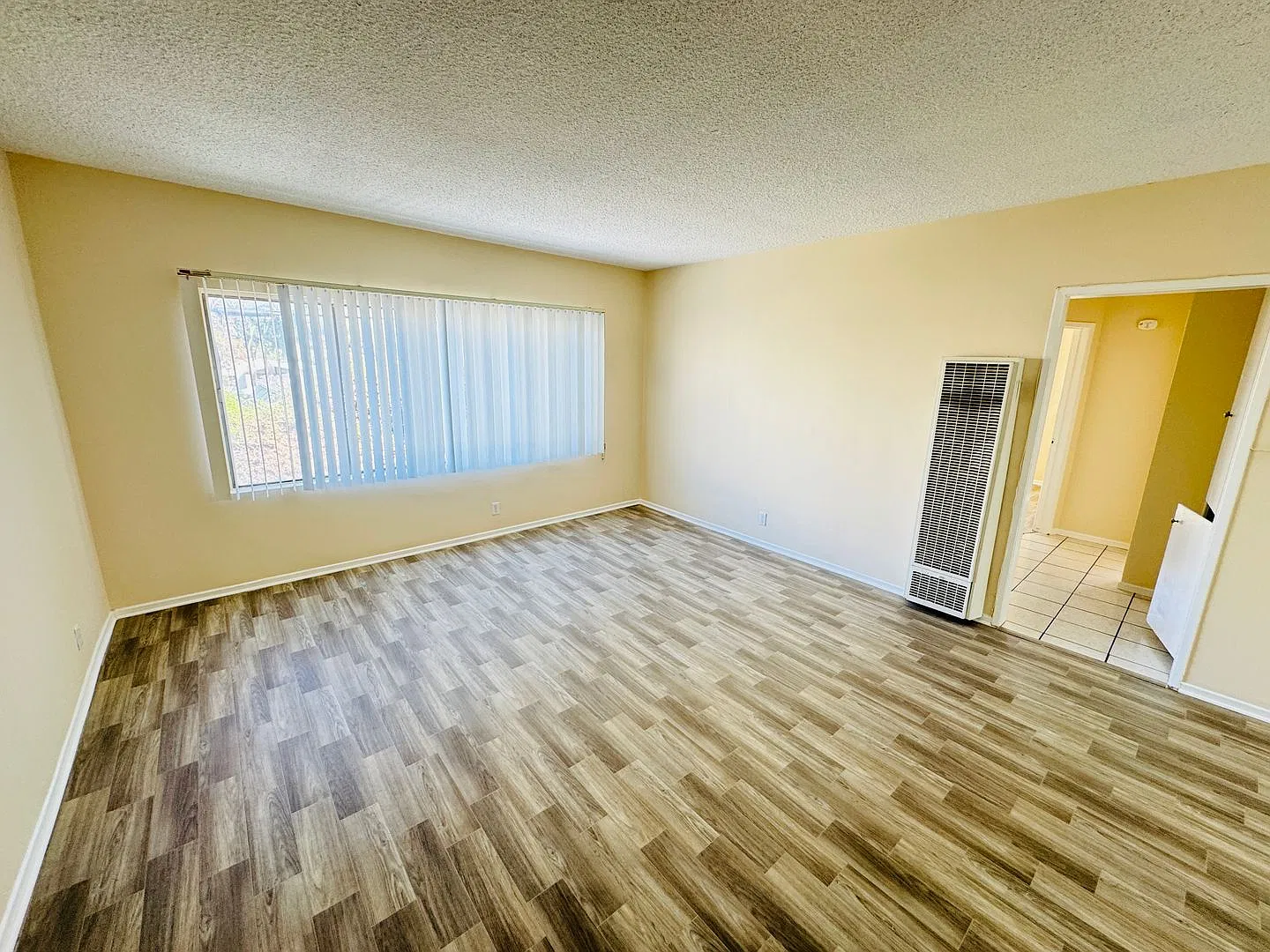 992-Homeside — Photo 1