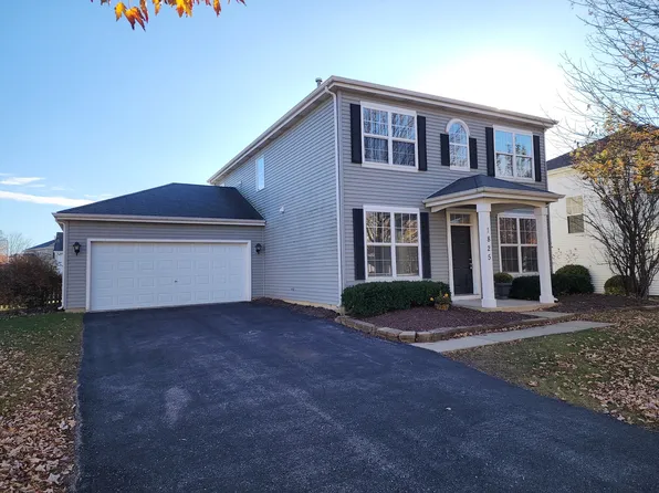 1825 Bluestem Cir, Aurora, IL 60504