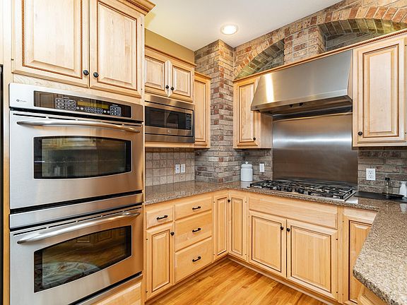 5th image of 3153 Frankel Ln SW