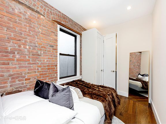 5th image of 244 W 22nd St #19