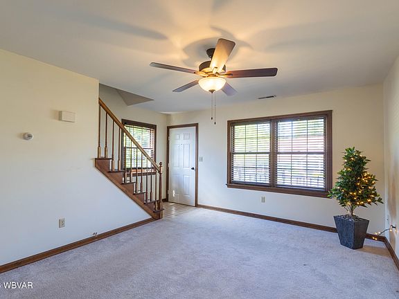 3rd image of 19 Hoover St