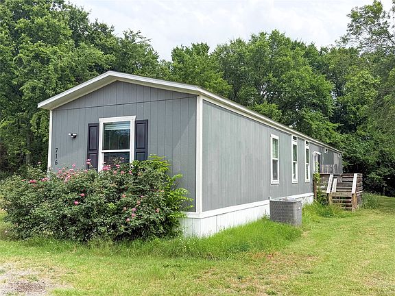 3rd image of 716 Quail Run Ct