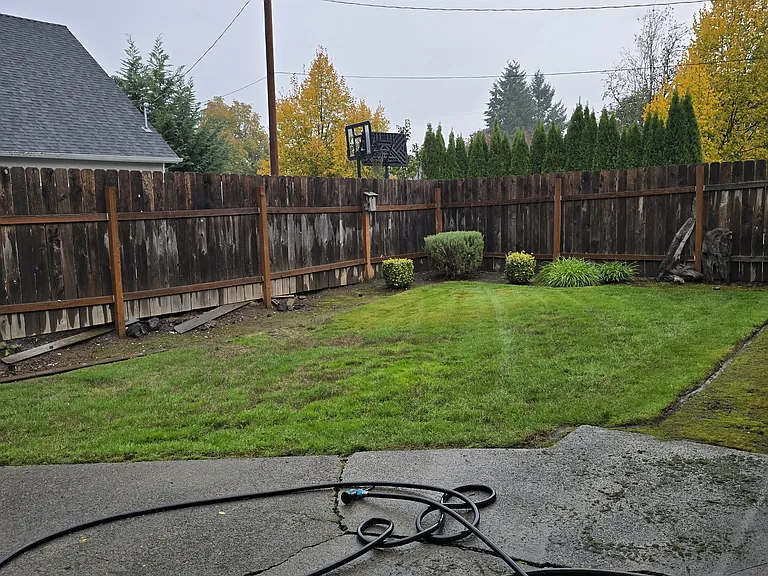 583 Delmar Dr N — Photo 34