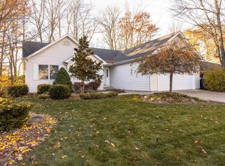 2511 Greenwich Cir, Midland, MI 48642