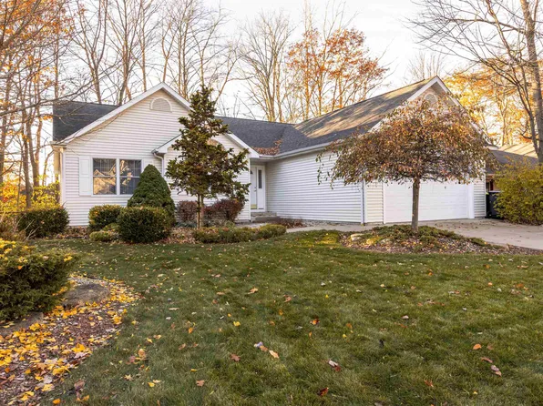 2511 Greenwich Cir, Midland, MI 48642