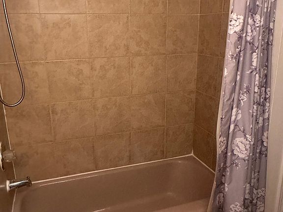 5th image of 422 SE 16th Ave #428