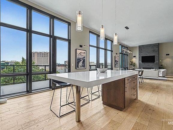 3rd image of 119 S 10th St #603