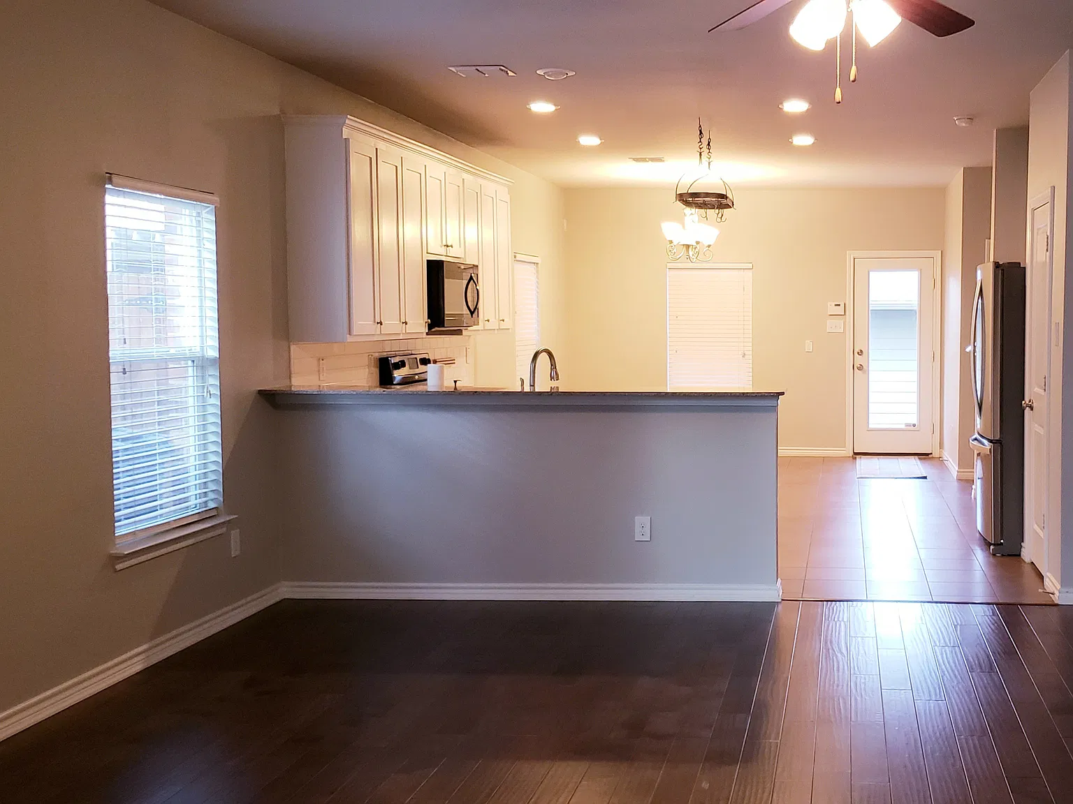 3 bed, 2.5 bath, 2145 sqft, $3,100 — Photo 3