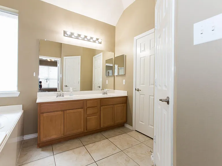 10206 N Pine Ivy Ln — Photo 9