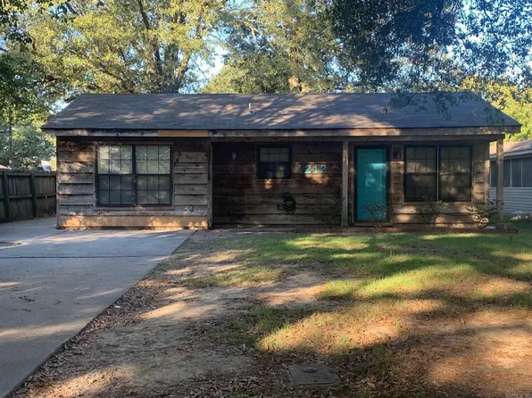 1212 S Rose St, Stuttgart, AR 72160