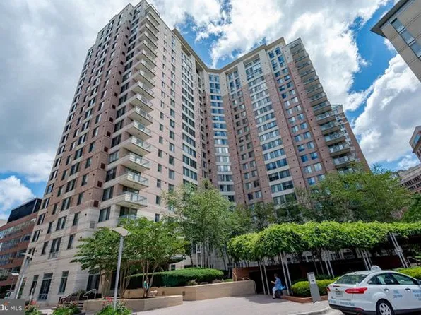 851 N Glebe Rd, Arlington, VA