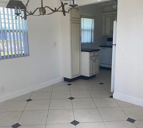 2nd image of 140 Waterford Cir #F