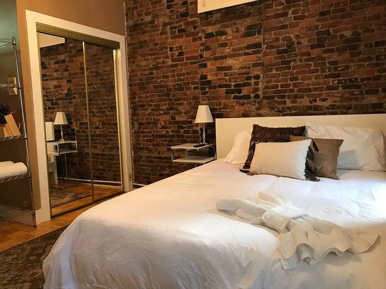 Studio, 350 sqft, $2,500 — Photo 3